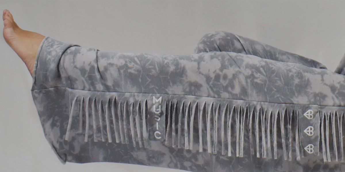 Mono gris tie dye detalles